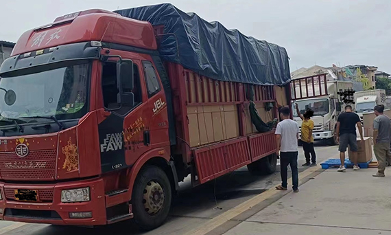 180 karton belon lateks bercetak kartun dihantar