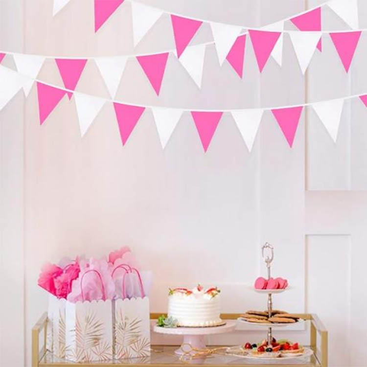 Bunting plastik merah mawar